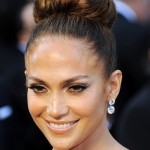 Jennifer-Lopez-Classic-Bun-Updo-for-Prom
